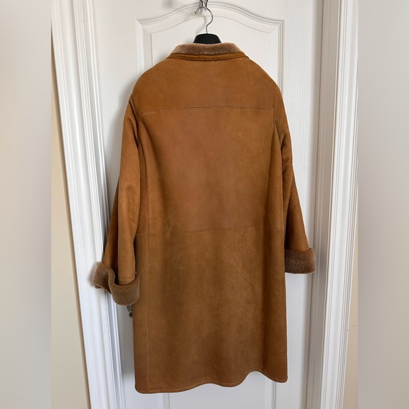 Hide society genuine sheepskin Brown Shearling Coat and hat - Picture 2 of 13